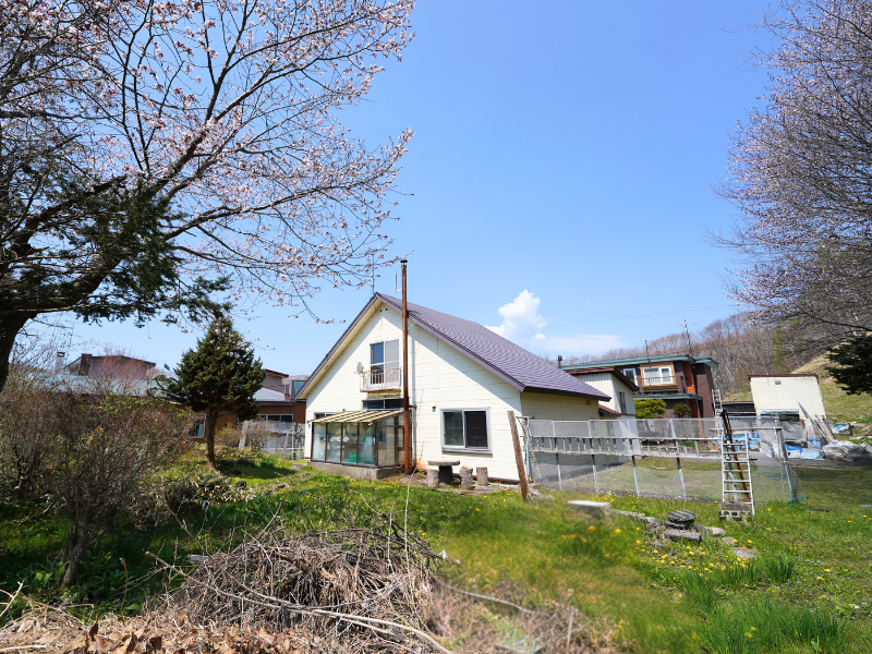 【糸井】約500坪広大な敷地✨ギョウジャニンニクやフキ、山菜が採れます😊3LDK+駐車5台
