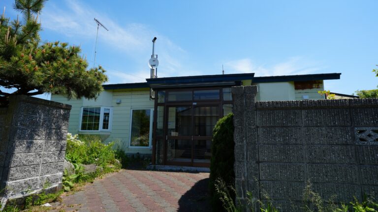 🔴🎊エスコンで野球観戦プレゼント！🎊🔴【白老町東町3丁目】人気の平家✨角地🌞白老中学校まで徒歩5分🏫