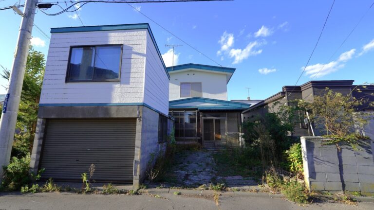 【ときわ町6丁目】落ち着いた住環境で暮らす★サンルーム付きの一戸建て